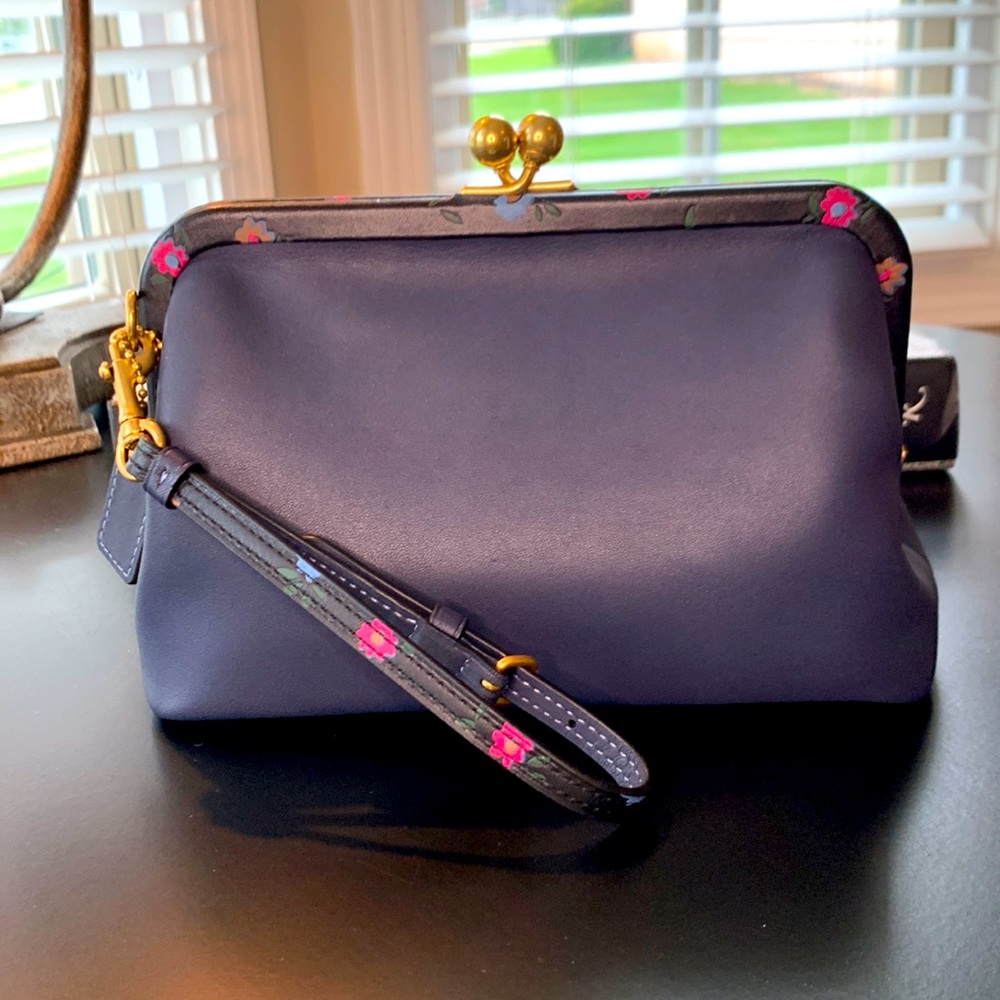 Beautiful New Disney Coach Kisslock Clutch! Never Used! 🤩